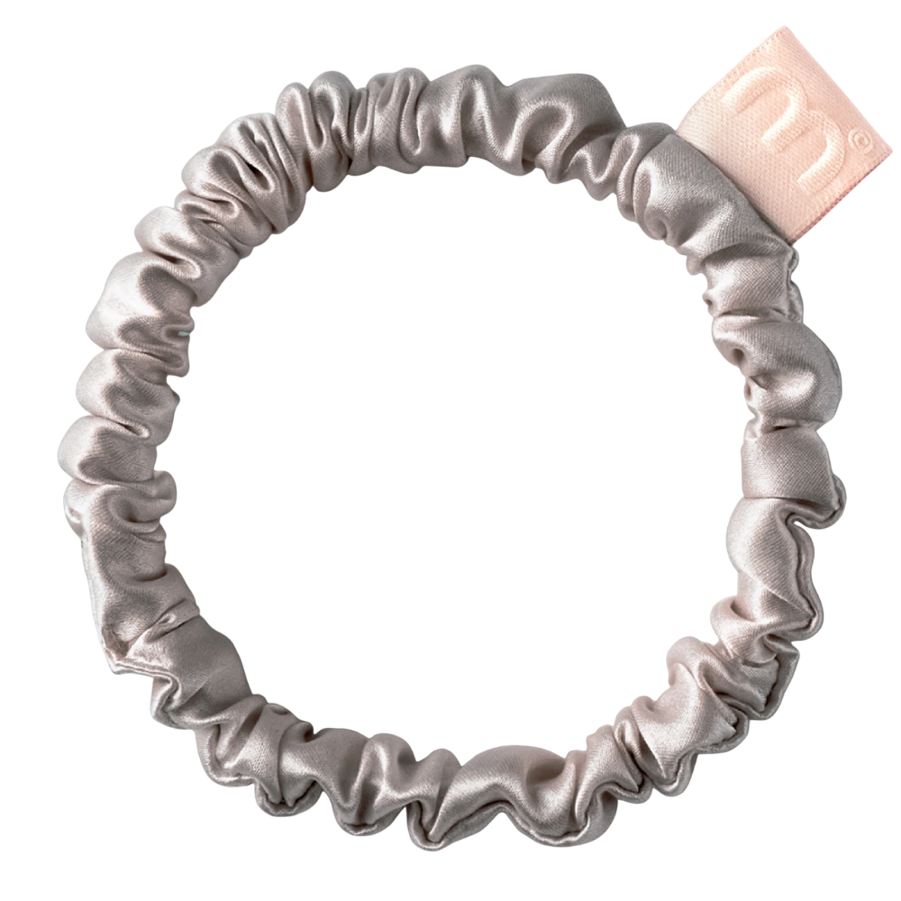 MON MOU Silk Slim Scrunchie Taupe - Тонка шовкова резинка (сіро-бежева) MON MOU Silk Slim Scrunchie Taupe - Тонка шовкова резинка (сіро-бежева)